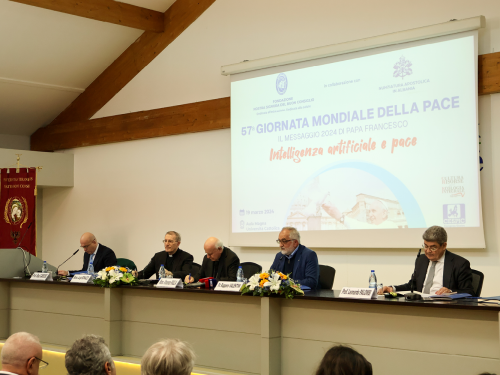 Foto_konferenca e paqes3.png